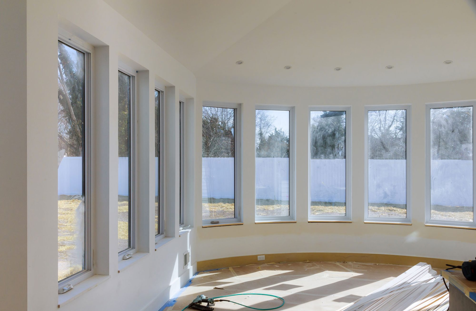 ikkunoiden ja ovien asennus